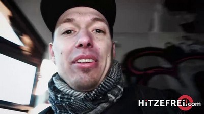 Девушка в одежде